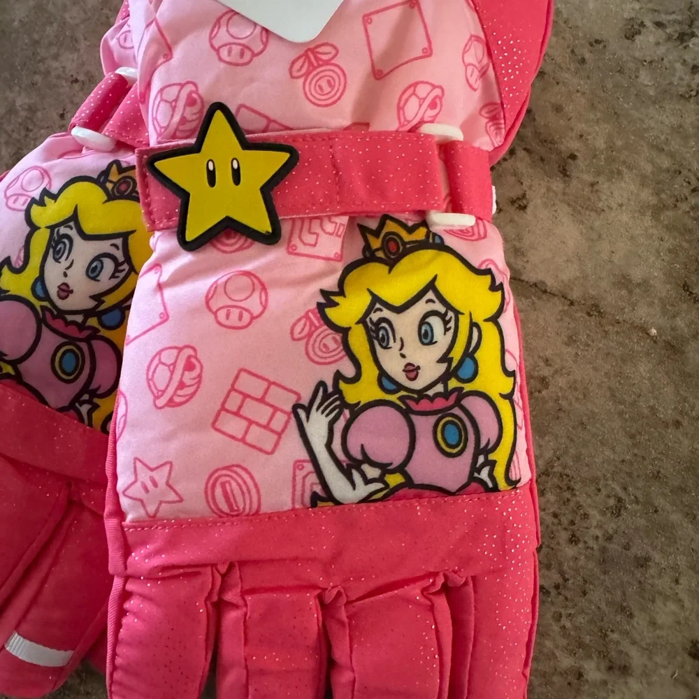 NWT Super Mario Princess Peach themed insulated ski gloves for girls L/XL